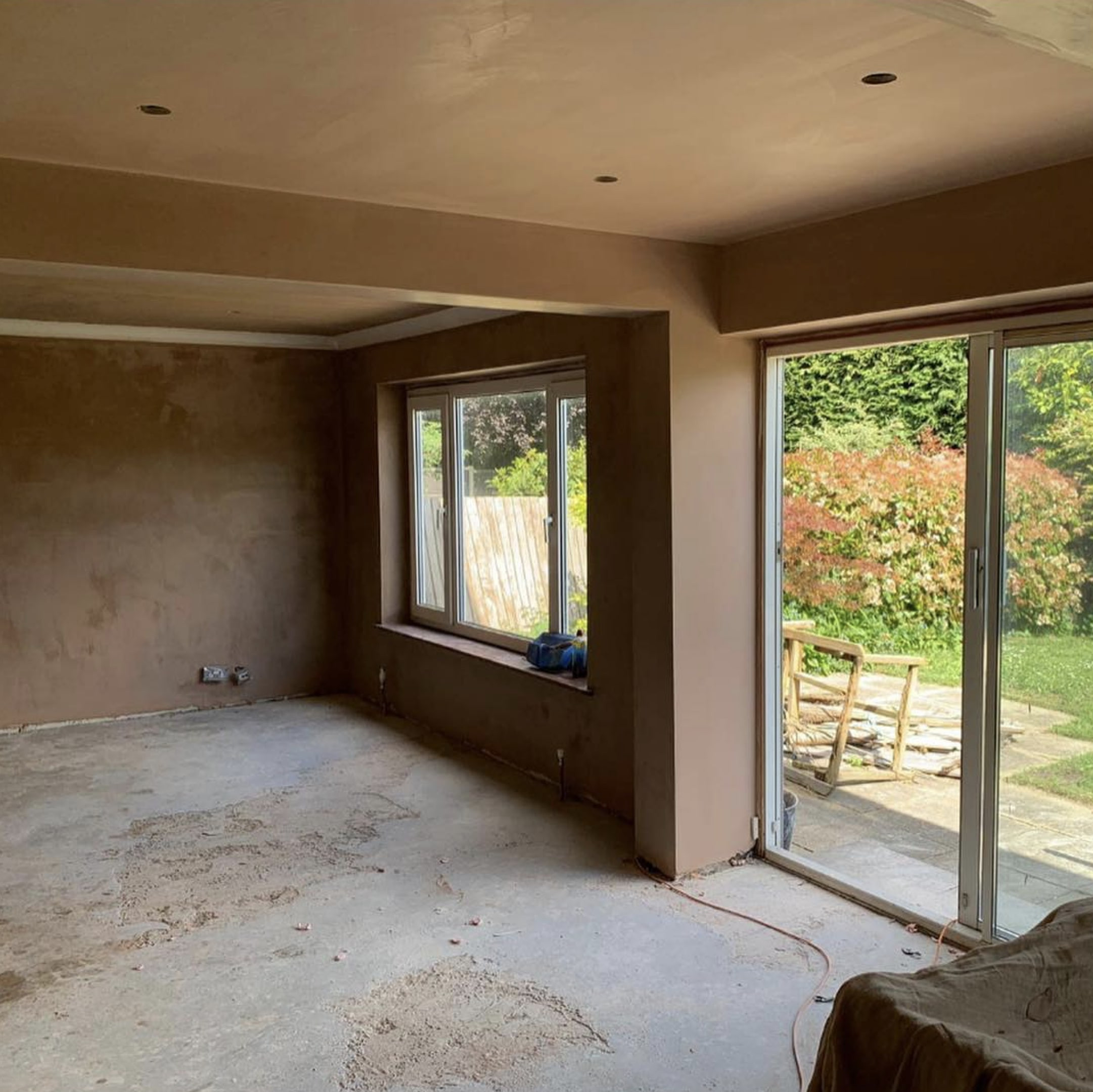Lounge Replaster Walls and Ceiling